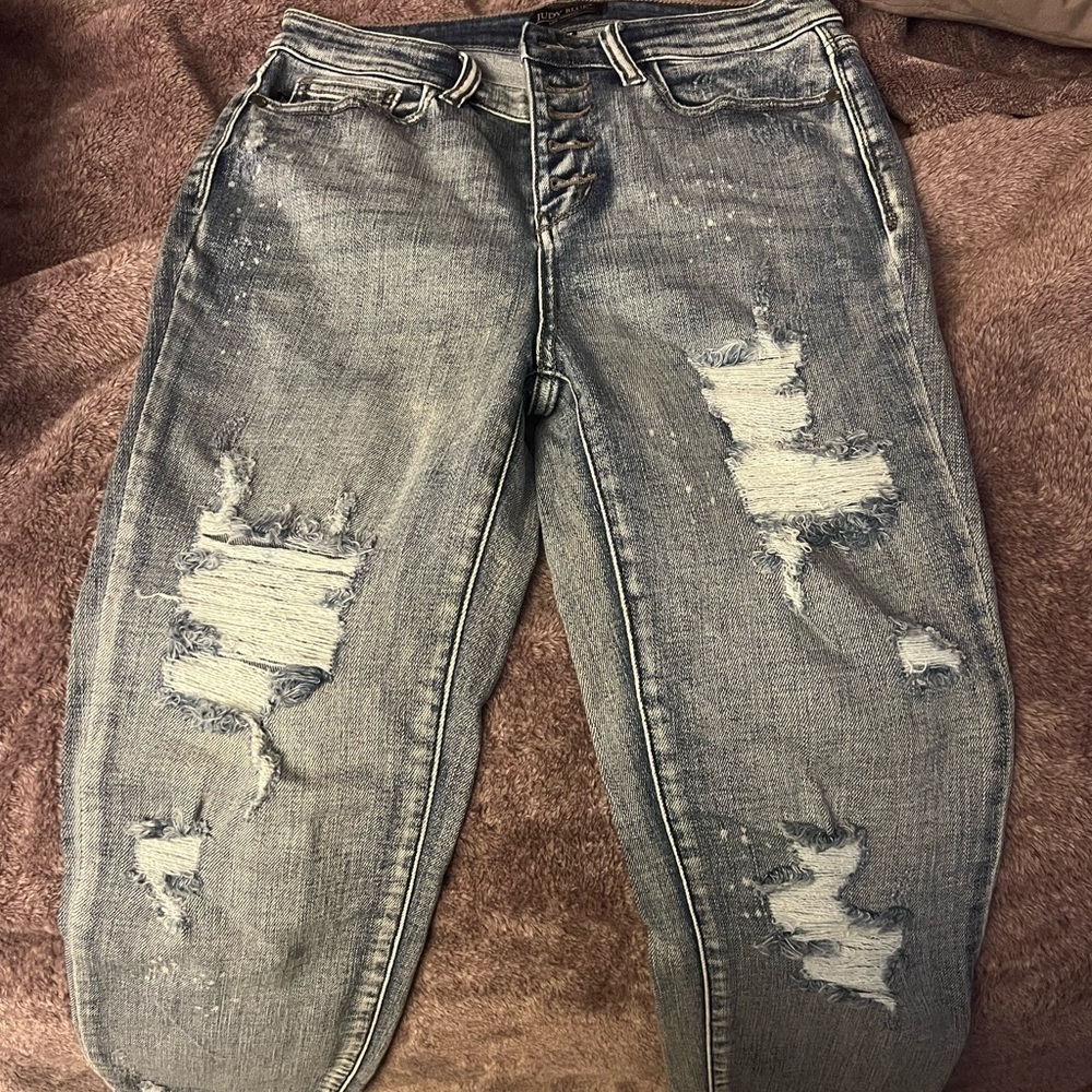 Judy Blue Light Wash Distressed Boyfriend Jeans